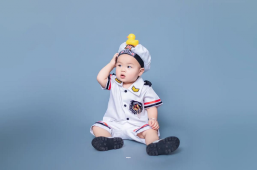 博尔塔拉宝宝老摇头怎么回事